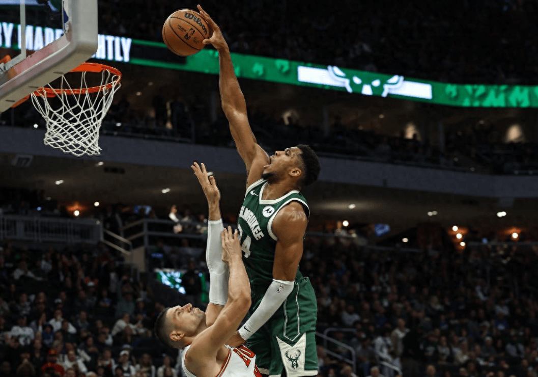 雄鹿主场击败雷霆,继续领跑东部 雄鹿主场击败雷霆,继续领跑东部