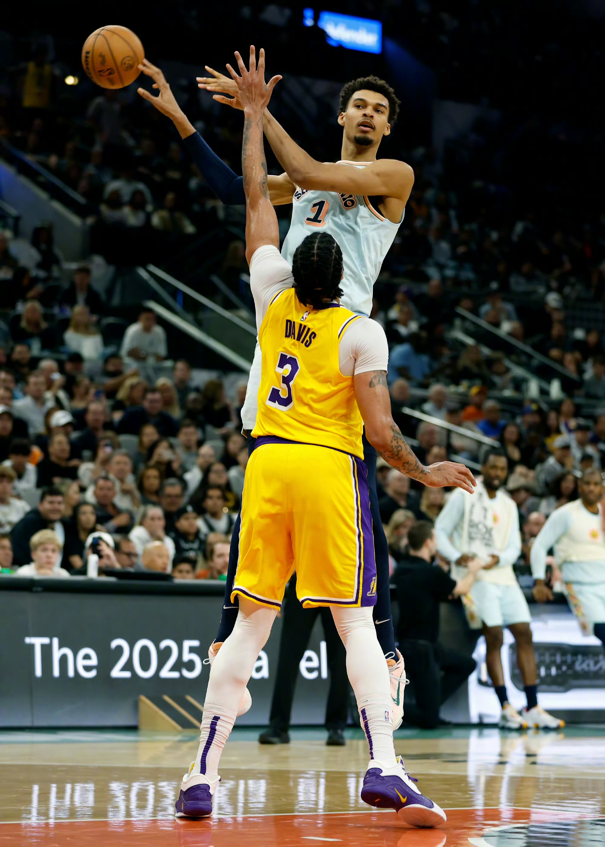 关于詹姆斯与湖人新秀共同训练,相互提升的信息 关于詹姆斯与湖人新秀共同训练,相互提升的信息