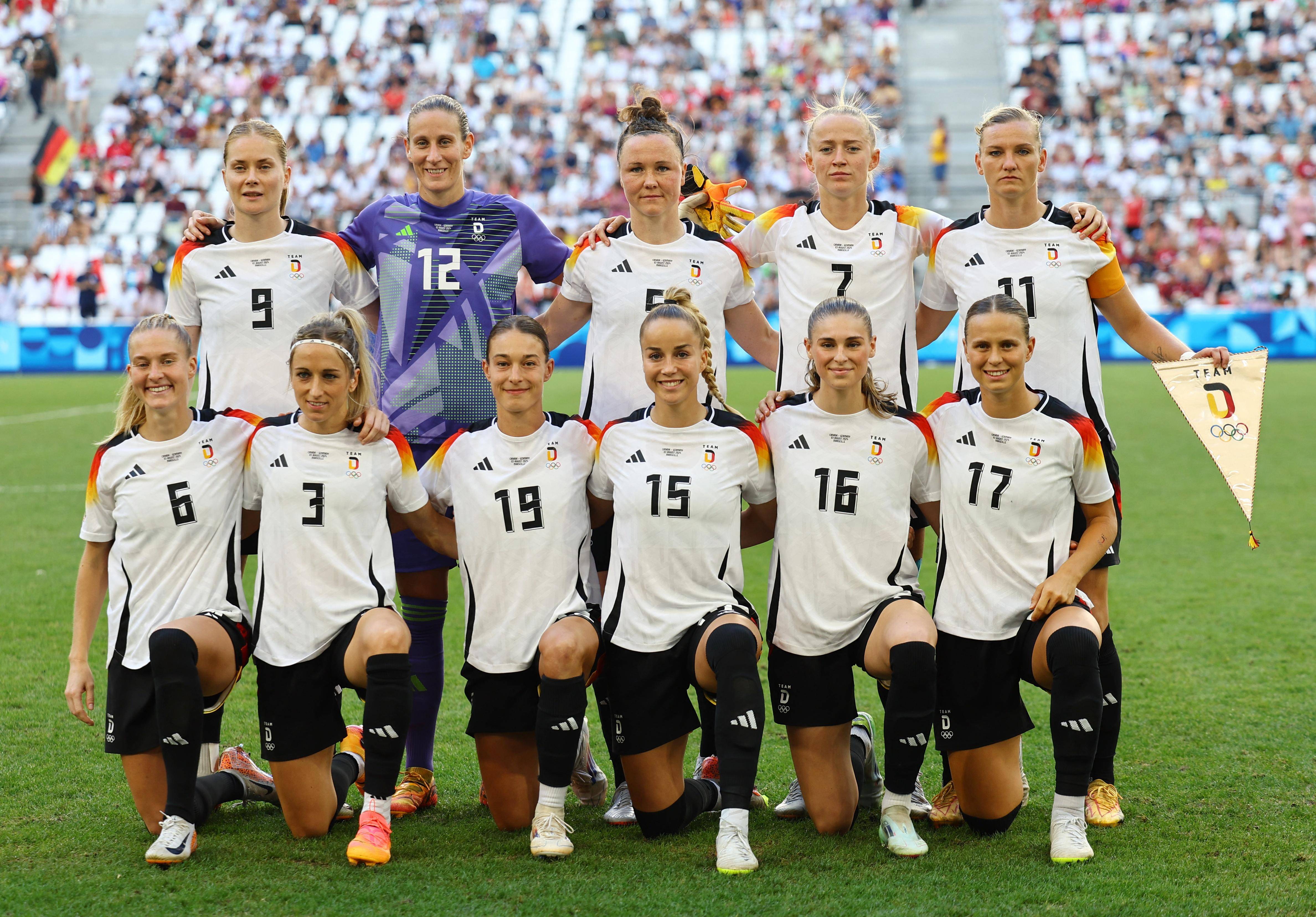 开云体育入口-巴黎女足队球员集中备战决赛