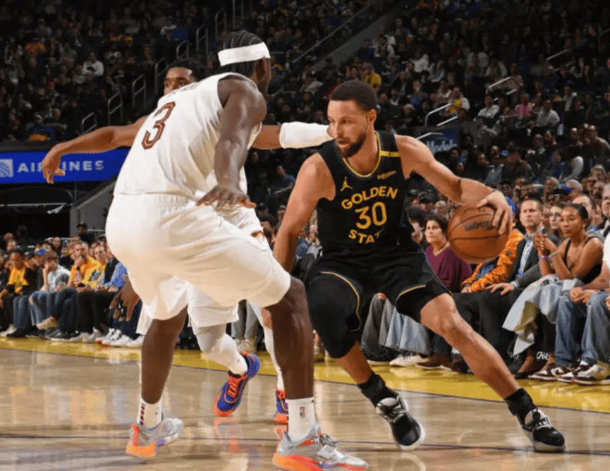 骑士队员因个人失误陷入抨击,球队备受压力的简单介绍 骑士队员因个人失误陷入抨击,球队备受压力的简单介绍