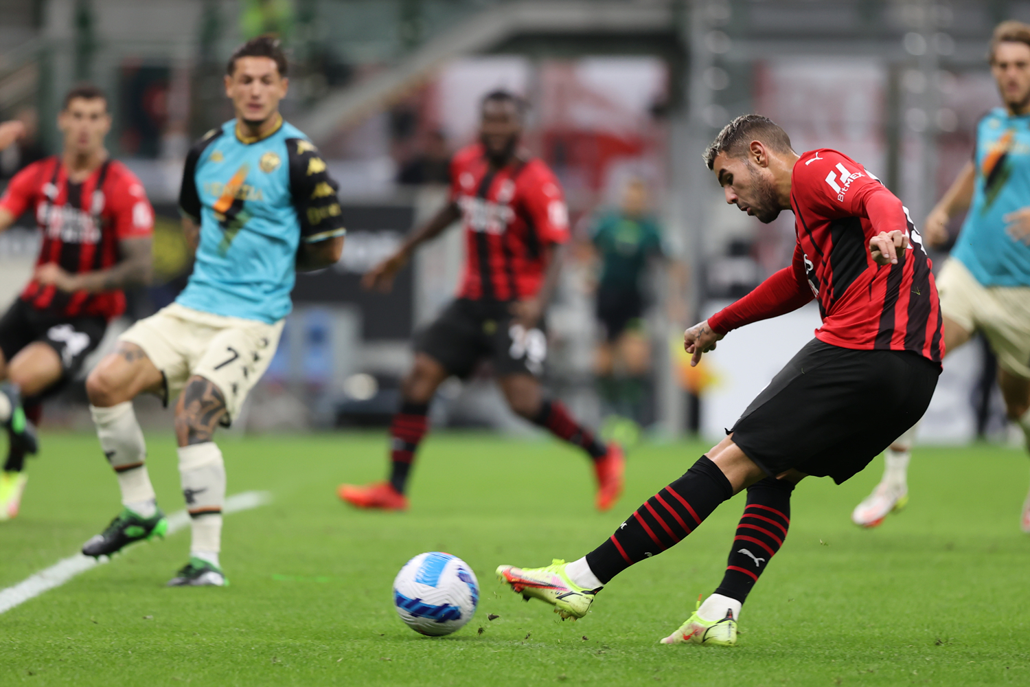 开云体育中国-英格兰完胜AC米兰,基米希带队取胜