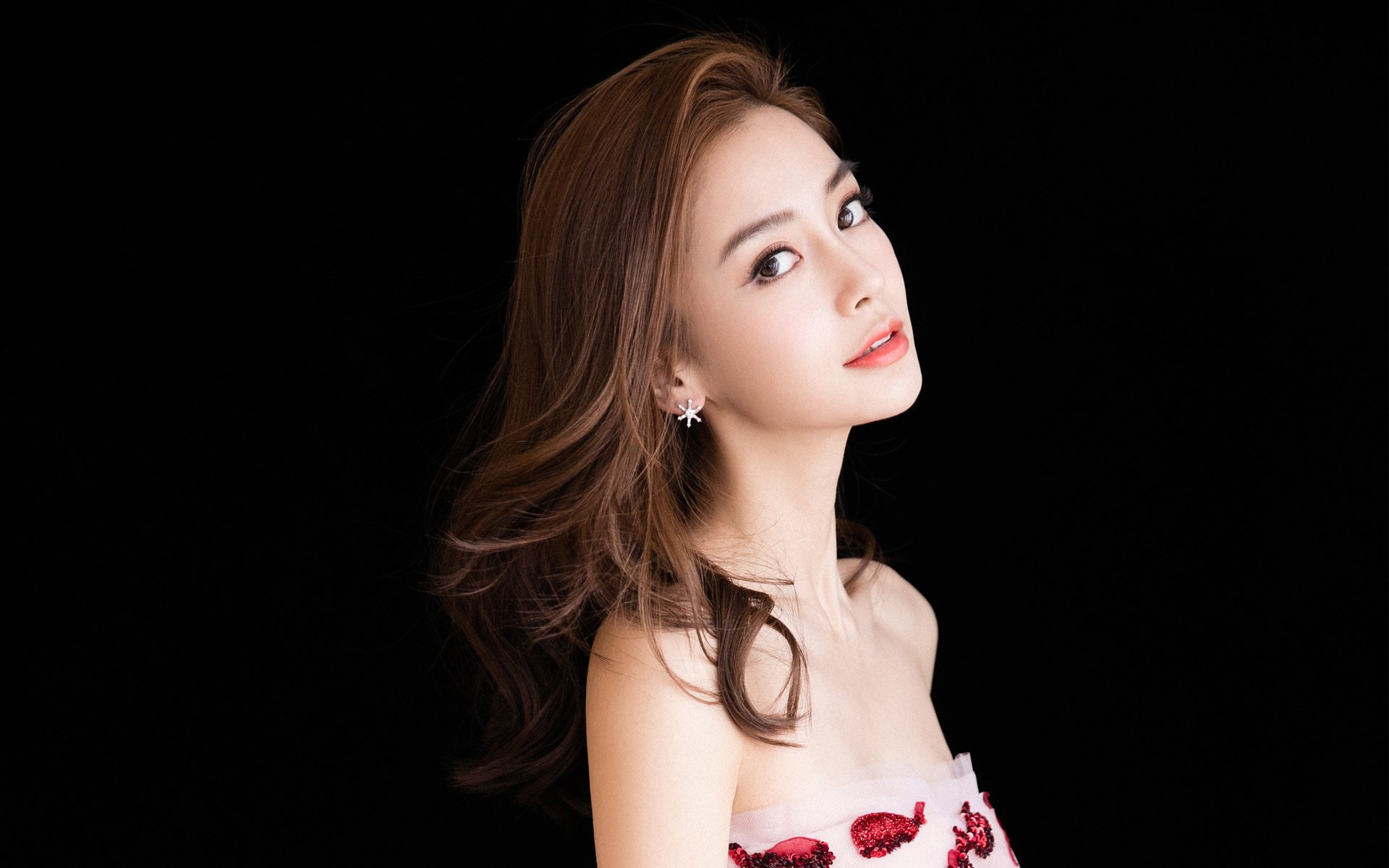 开云体育APP下载-史上唯一！骑士跨越东西部壁垒，西决生死战狂胜雄鹿创传奇