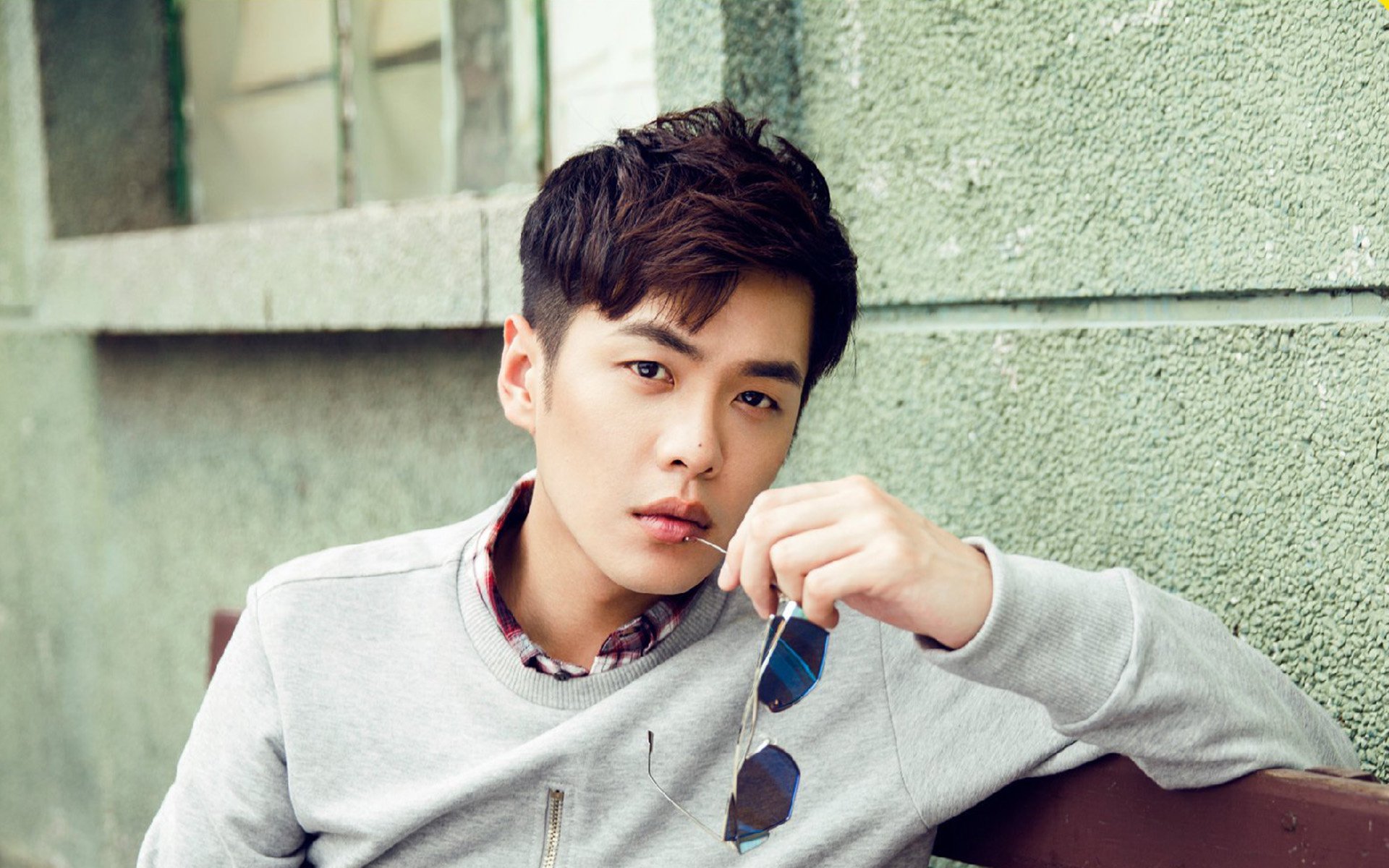 极速夜未央，当巴林赛道咆哮与费城光辉交织