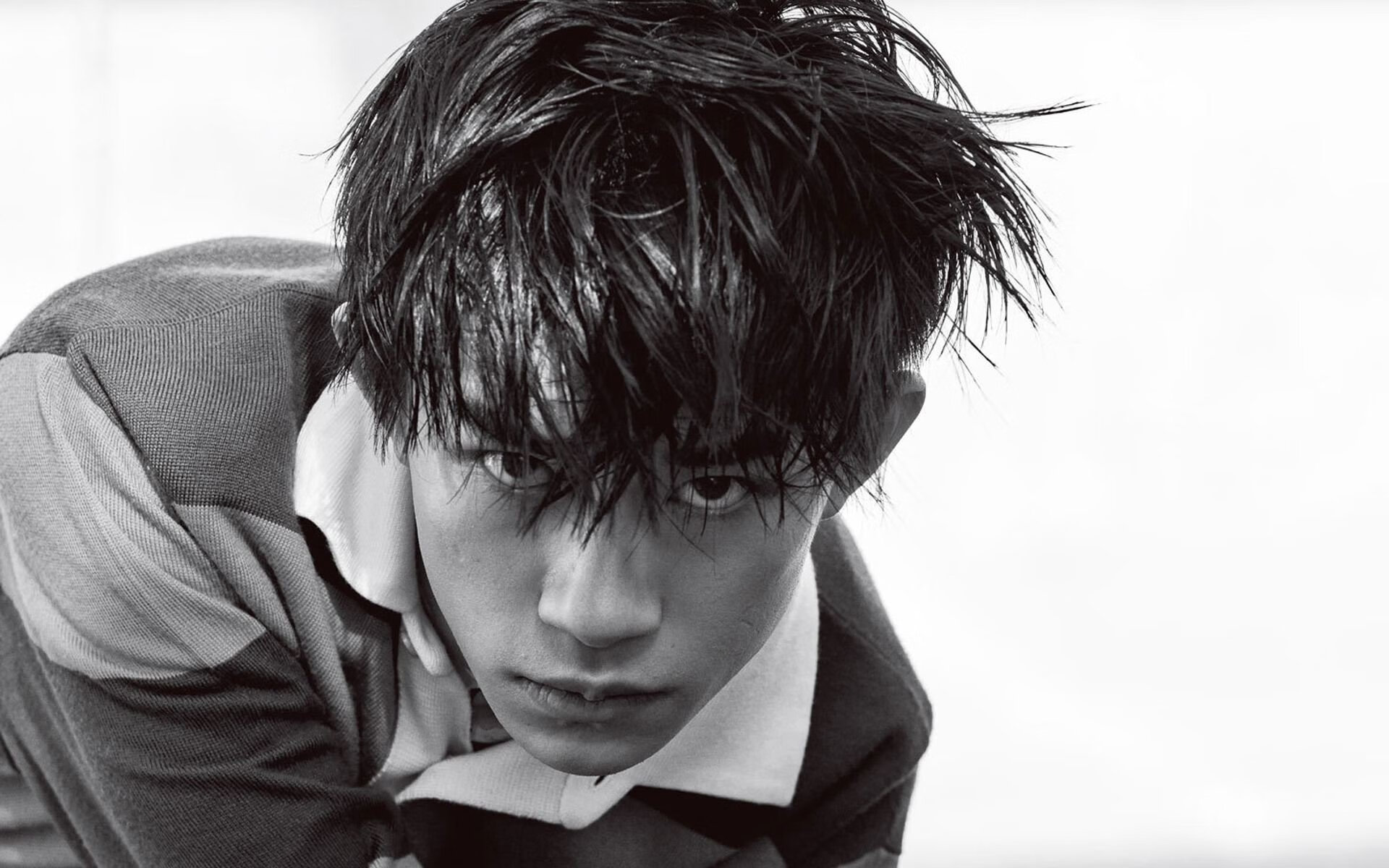 活塞的铁骨撞上绿军的魂，哈登冷血出鞘，一记三分绝了北岸花园的喧嚣