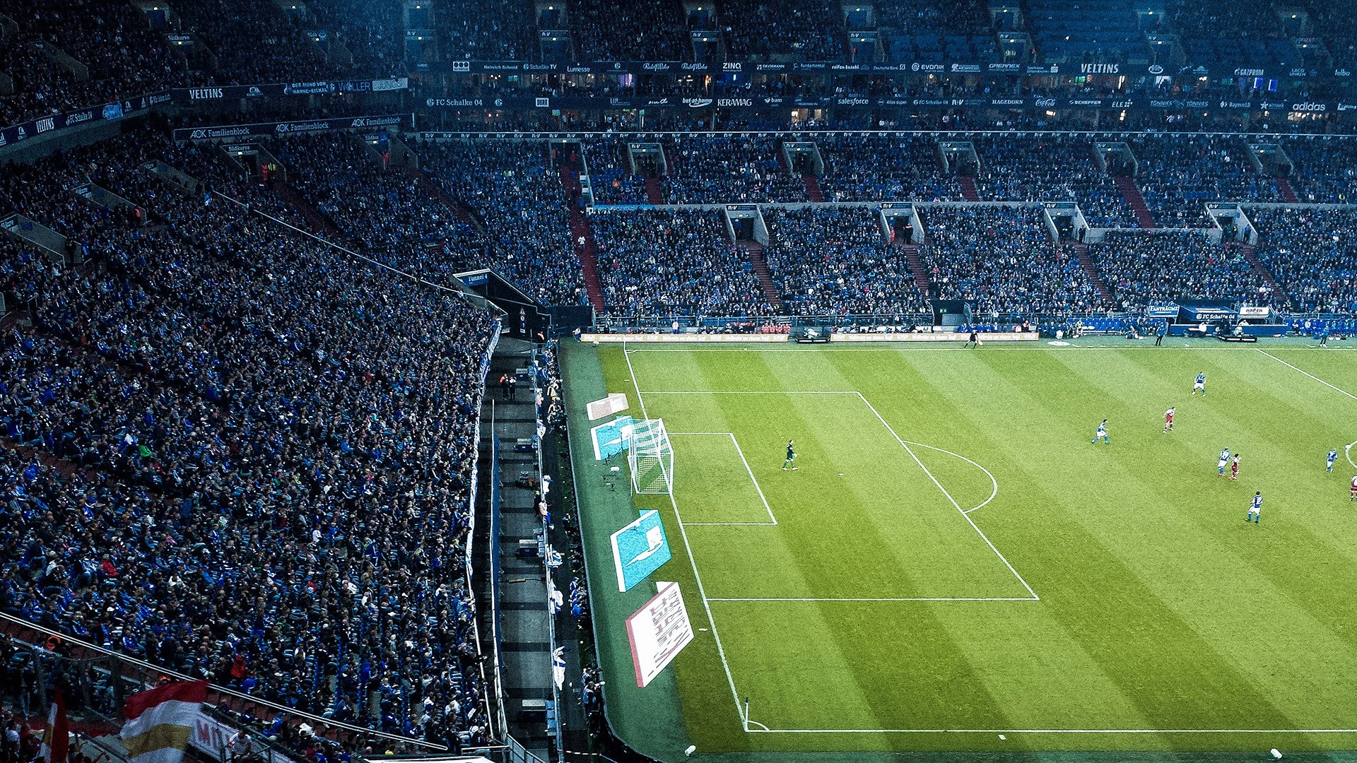 开云体育app-平行时空的鏖战，当篮球殿堂对撞绿茵热血